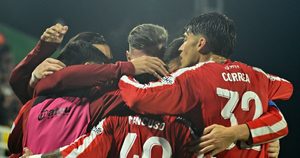 Copa Argentina: Estudiantes de La Plata venció a Barracas Central y clasificó a cuartos
El “Pincha” superó al “Guapo” por 3-1 con goles de Kevin Jappert, en contra de su propio arco, Baltasar Rodríguez y Guido Carrillo.
jueves 27 de agosto de 2026 21:45